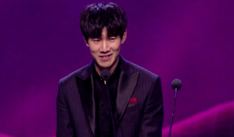 自己只是表 自己只是表